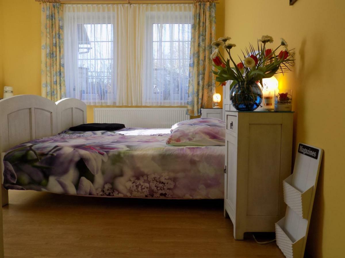 Apartament Landhaus Florian Rovensko pod Troskami Zewnętrze zdjęcie