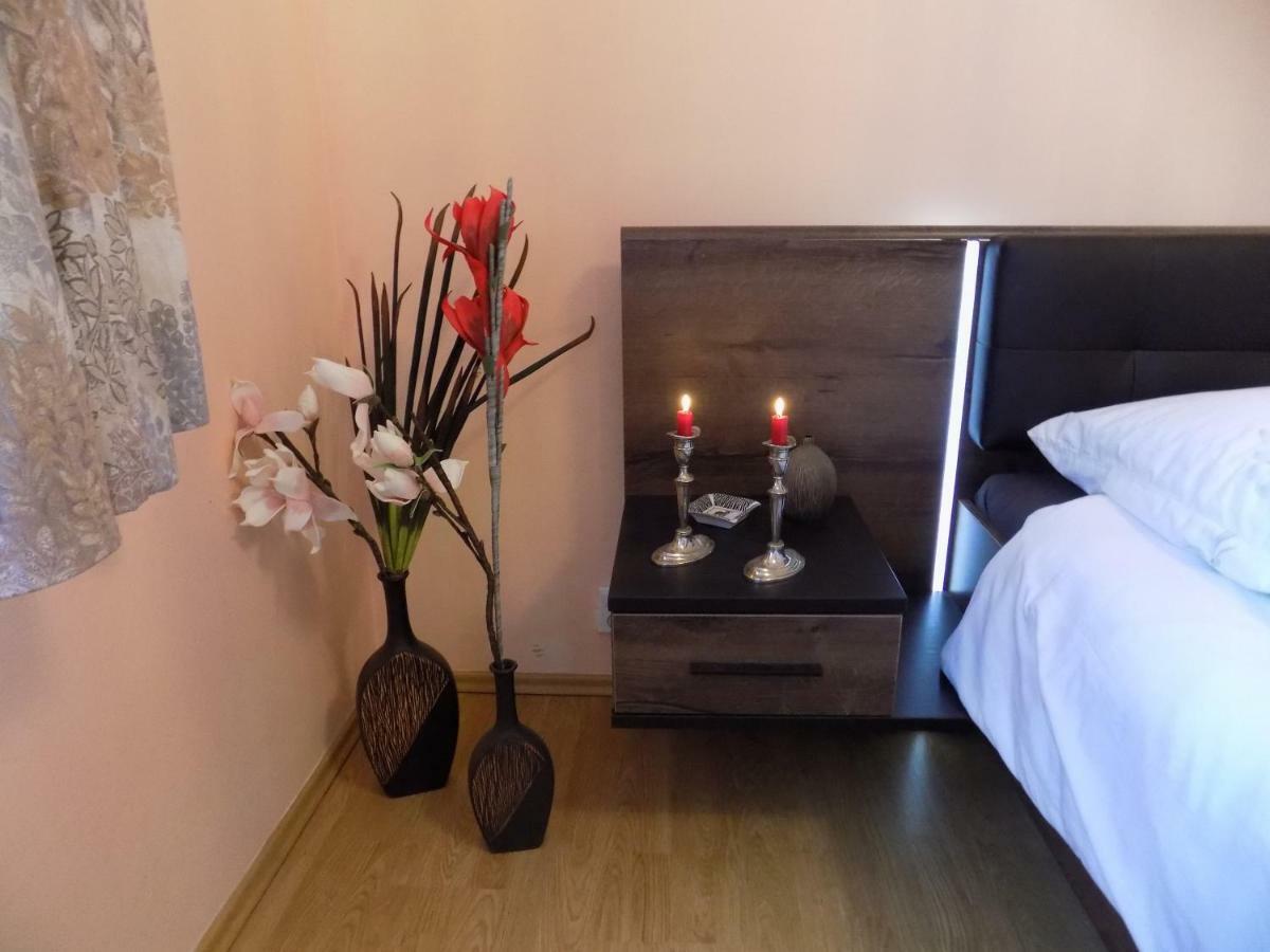 Apartament Landhaus Florian Rovensko pod Troskami Zewnętrze zdjęcie