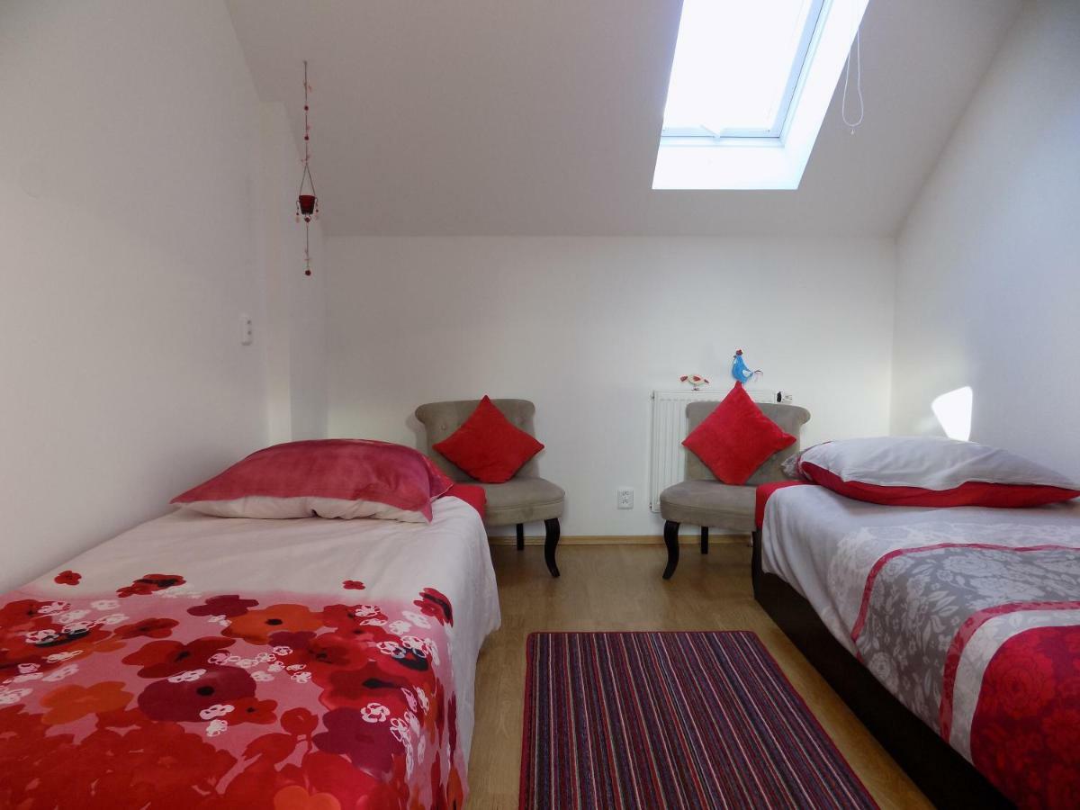 Apartament Landhaus Florian Rovensko pod Troskami Zewnętrze zdjęcie