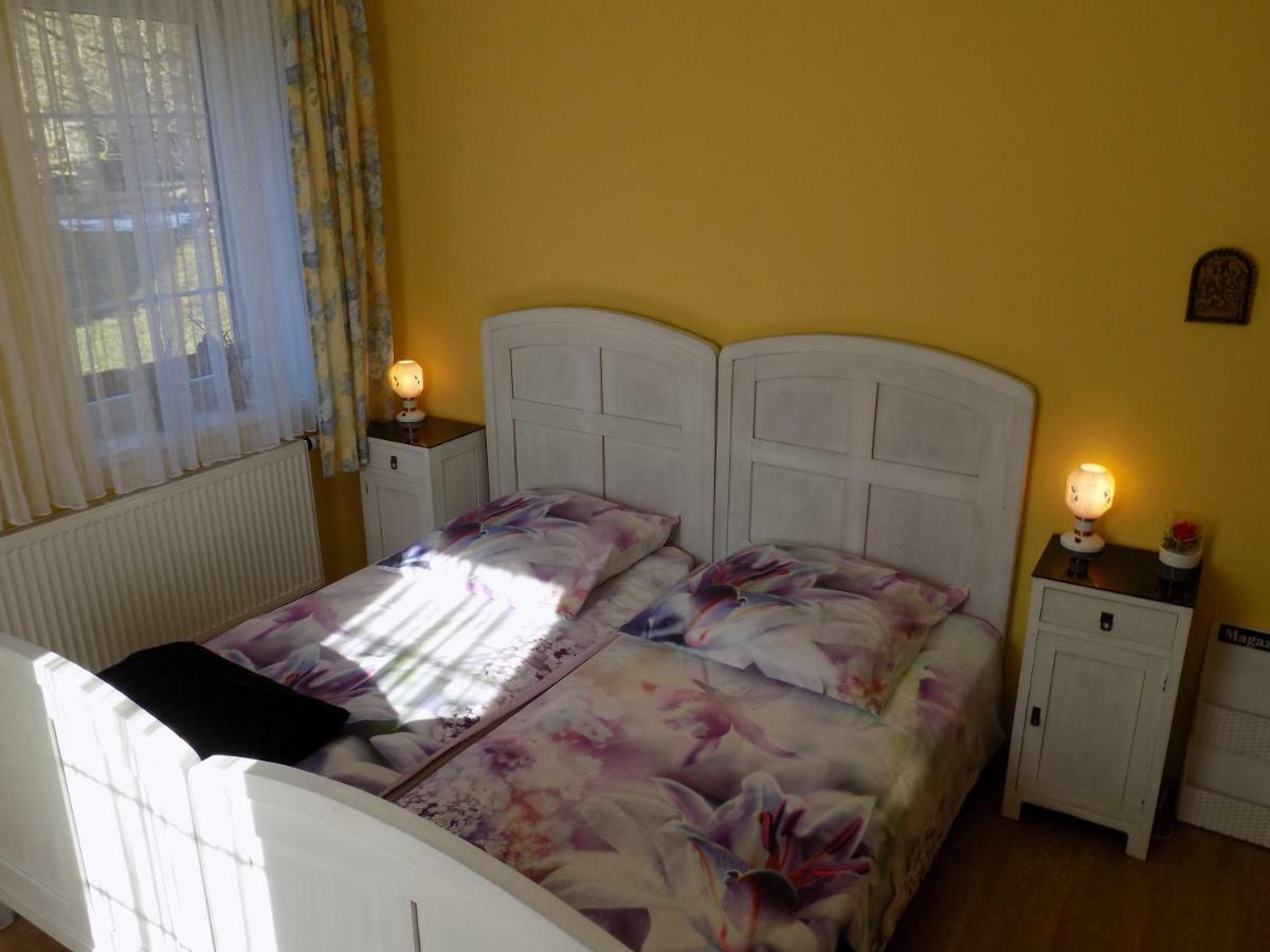Apartament Landhaus Florian Rovensko pod Troskami Zewnętrze zdjęcie