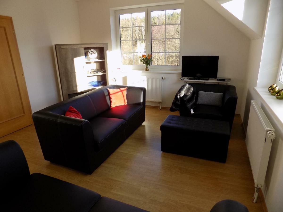 Apartament Landhaus Florian Rovensko pod Troskami Zewnętrze zdjęcie